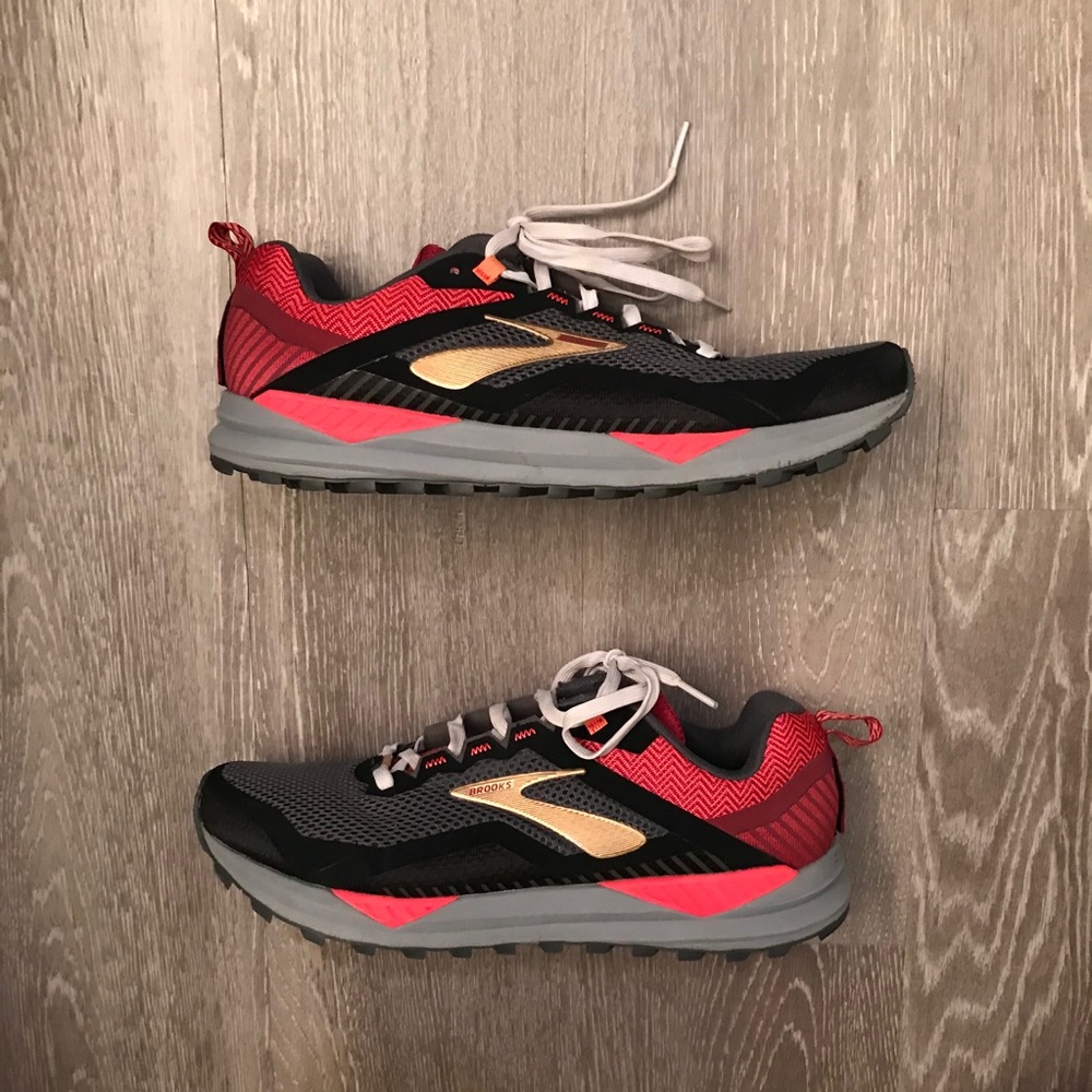 Brooks Cascadia 14 Running Shoes Women’s Size 9